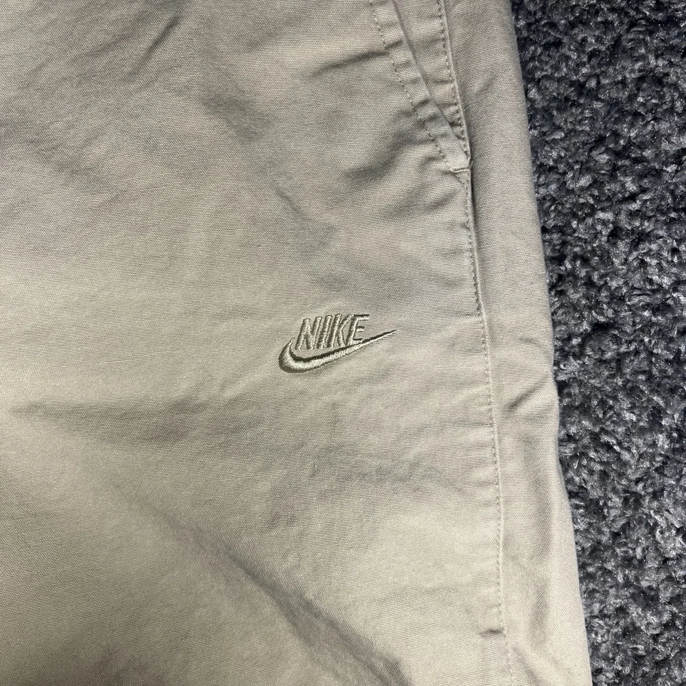 Nike Mens Mid Rise Tan Size‎ 34 Shorts Cotton Chino Flat Front With Pockets